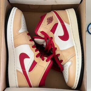 Jordan Kids Sneakers in Red and Tan